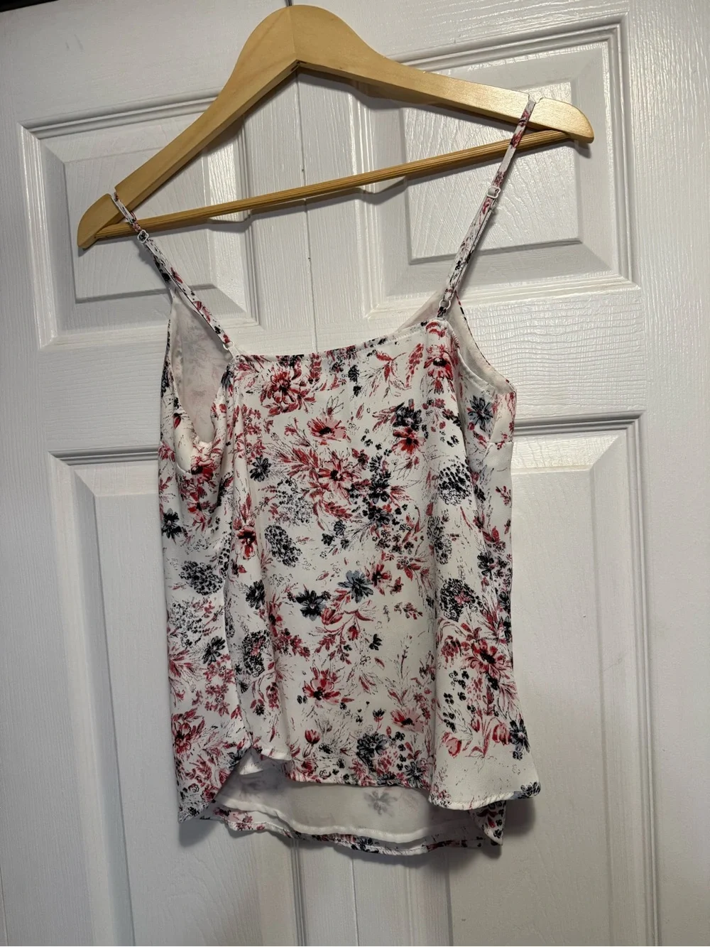 Dynamite White Floral Camisole with Red and Black Print - Picture 3 of 3